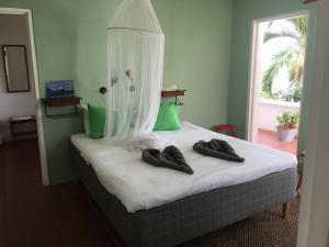 Triple large room