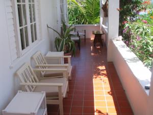 Under step veranda